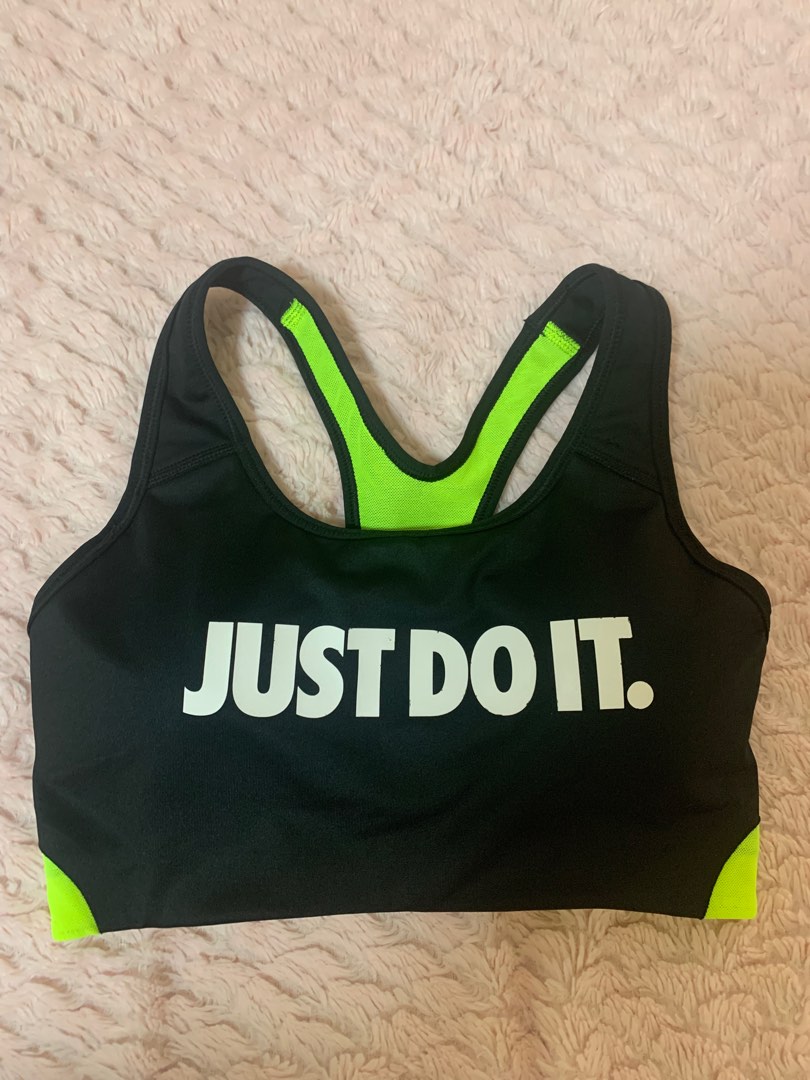 white nike pro sports bra