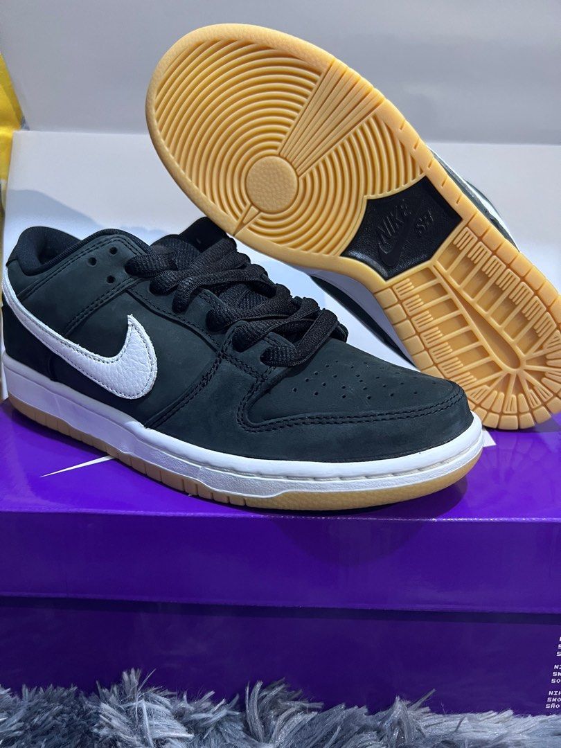 dunk low black gum