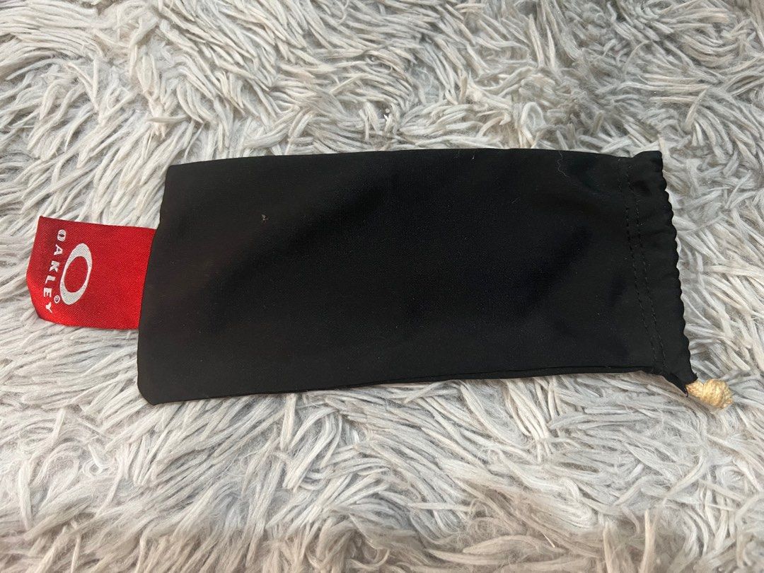 Oakley Microbag Ducati (Category: Luxury Accessories) located in Pasay City. Submitted by Oak_enthusiast (Listing ID 1212480897, Image 1). Description: Oakley Microbag ducati 1000 plus shipping 9/10 condition .