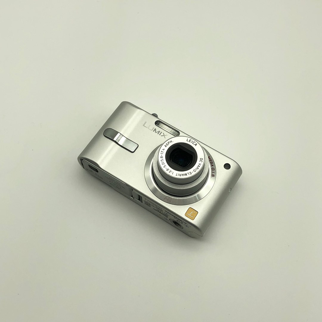 ジャンク品 LUMIX DMC-FS2 - デジタルカメラ