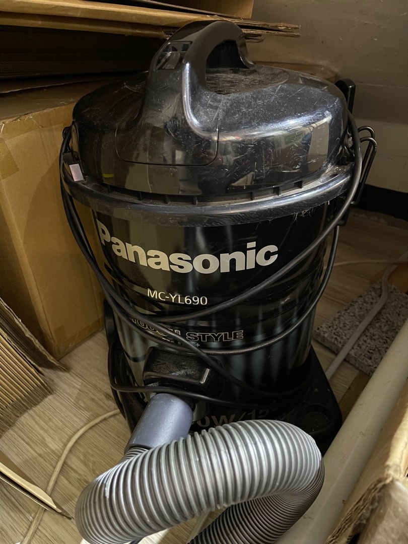 Panasonic MCYL690 vacuum cleaner, 家庭電器, 吸塵機 ＆ 家居清潔電器 Carousell