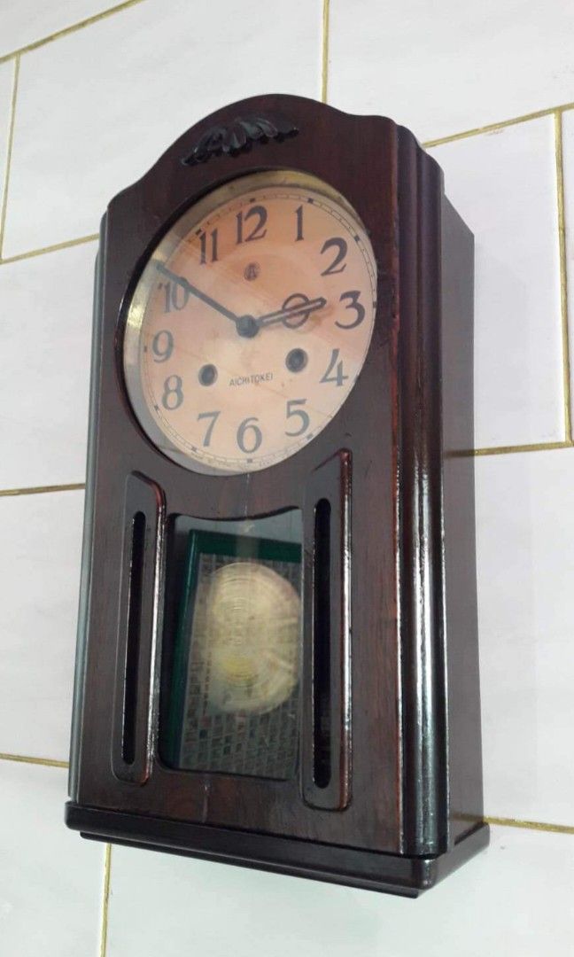 Pendulum clock (Category: Clocks) located in Caloocan City. Submitted by thegreat. (Listing ID 1211157154, Image 1). Description: good running condition old vintage mechanical hand wind makintab at makinang made in japan with key.