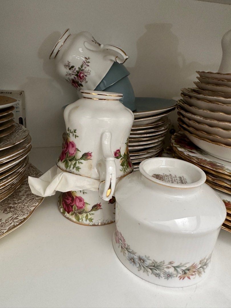 Royal Albert Old County Roses / cottage garden/ lavender rose, Antiques