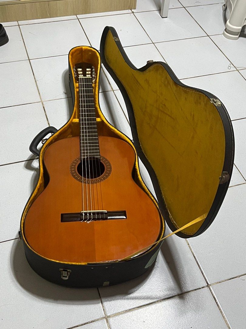 Ryoji Matsuoka no.12 1971 Japan Made Solid Top in Great Condition Comes  with Hardcase can be Ship Nationwide 09231970431..