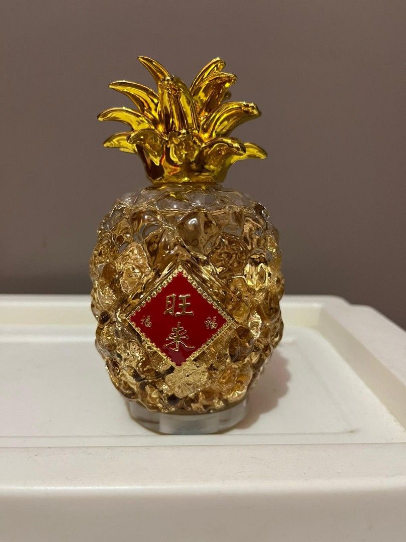 24K Gold Plated Pineapple figurine Crystal, CRYSTAL TEMPTATIONS®