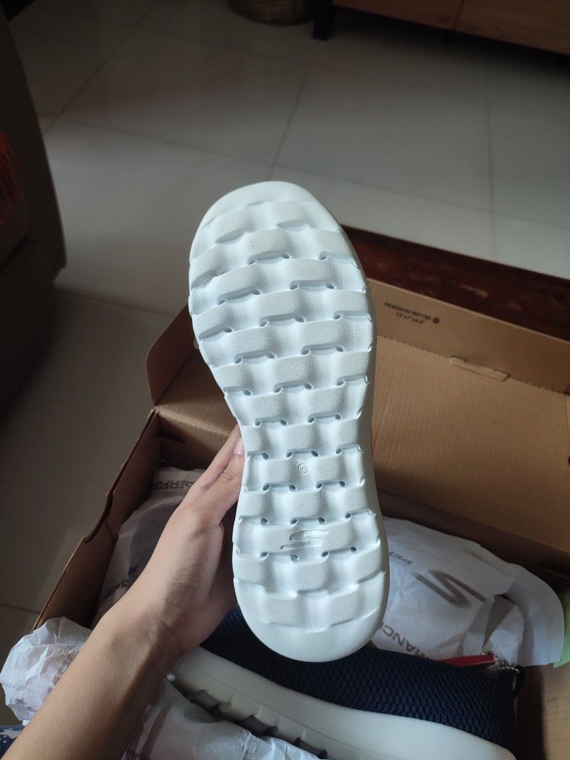 goga max skechers mens