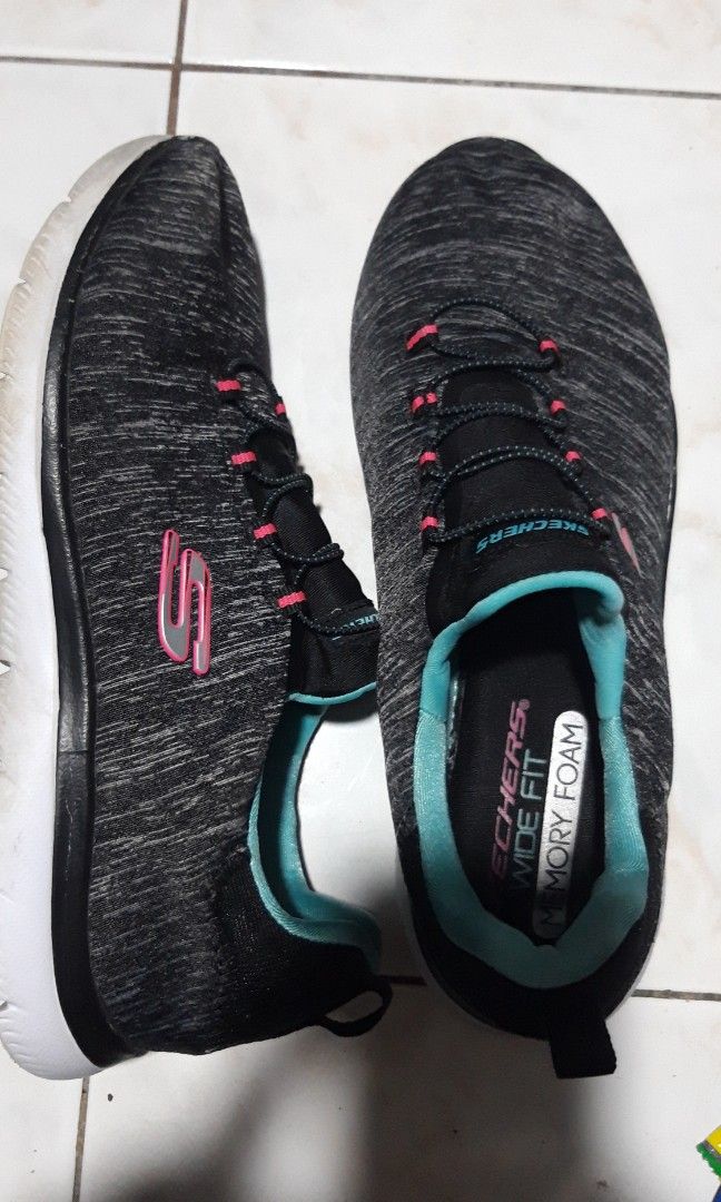 Skechers memory foam wide fit online