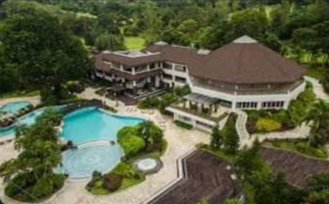 Tagaytay Highlands (Category: Lot) located in Manila. Submitted by jordz2 (Listing ID 1212536910, Image 1). Description: Tagaytay Highlands B15 L2 Hopkins St Aspenhills 426 sq meters The lot is downhill all the way to the street below. Not back to back with neighbor P 9,200,000.00 09277823296 Jordan.