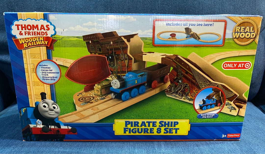 Thomas the train pirate ship figure 8 set deals