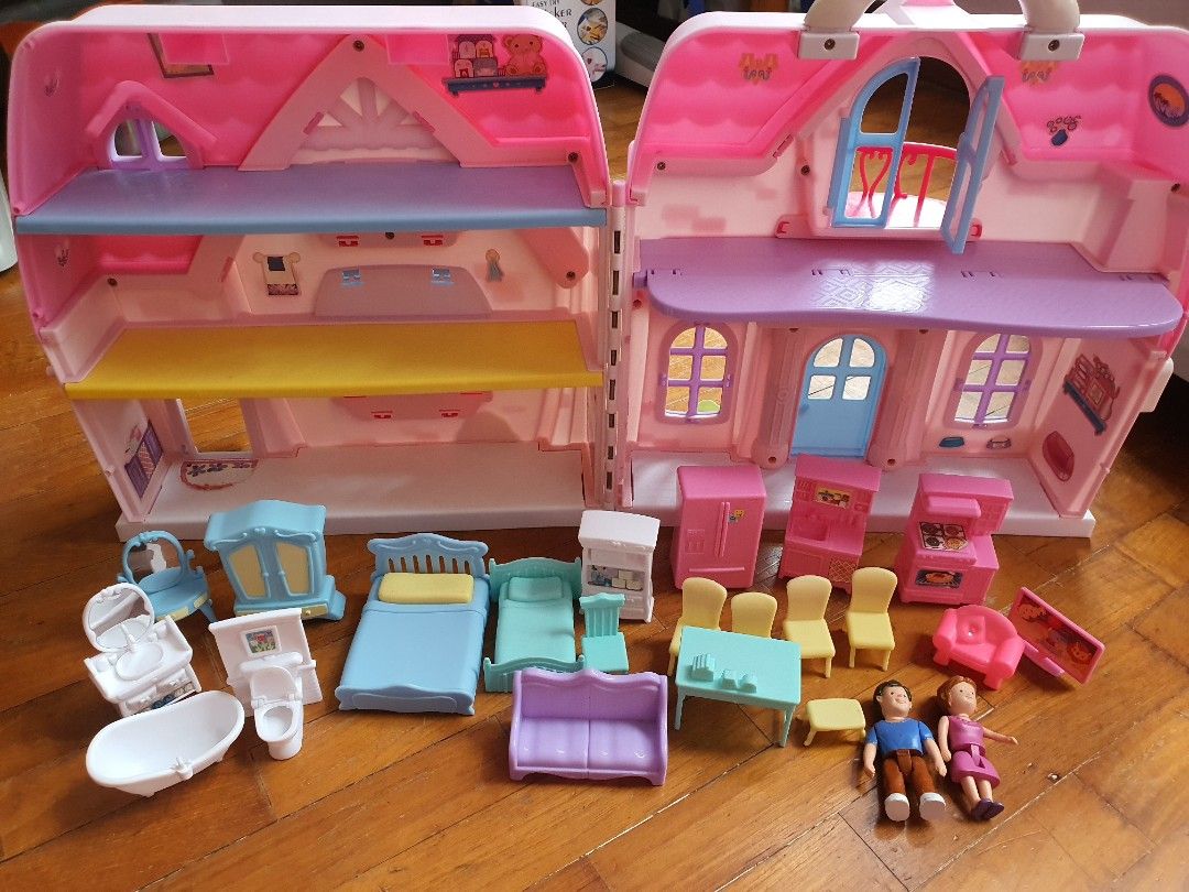 Toys r us doll house with accessories with FREE Melissa and Doug puzzle