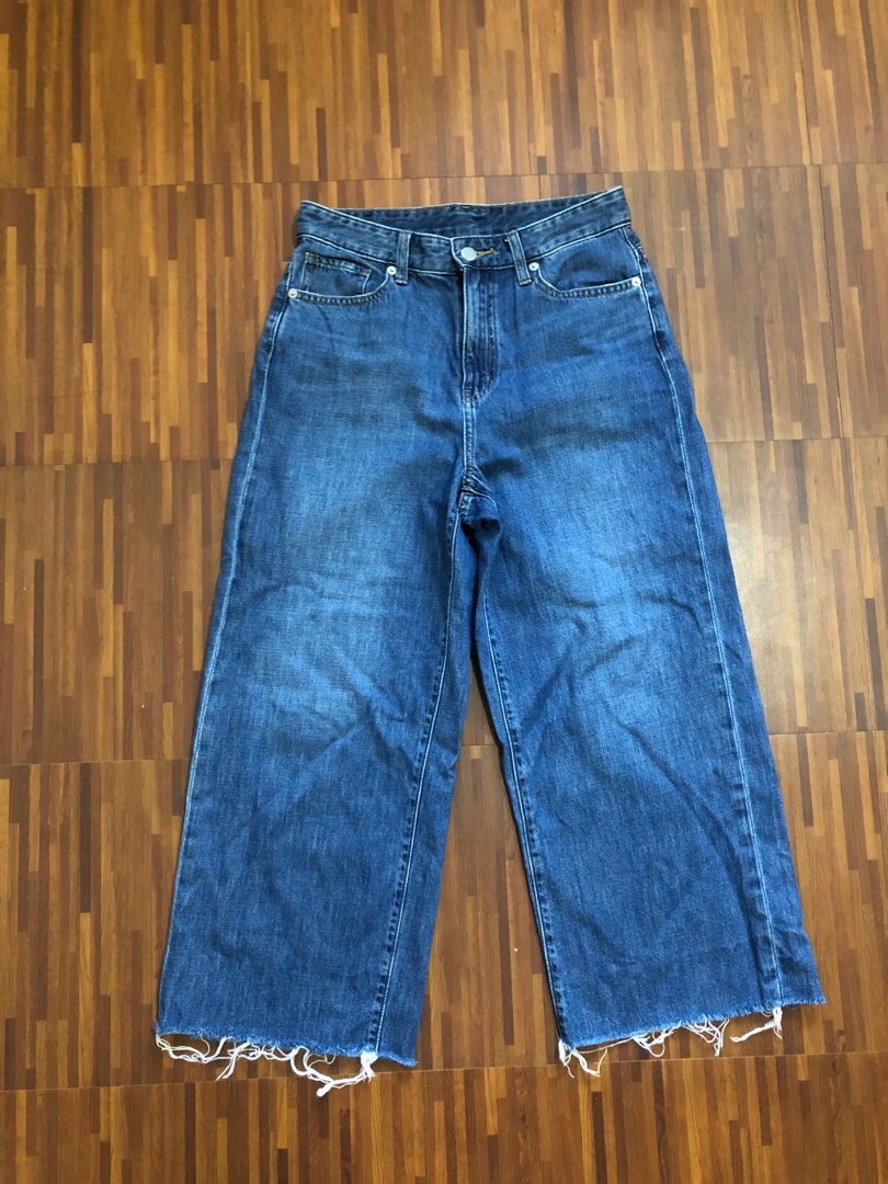 Uniqlo Jeans, Women's Fashion, Bottoms, Jeans on Carousell