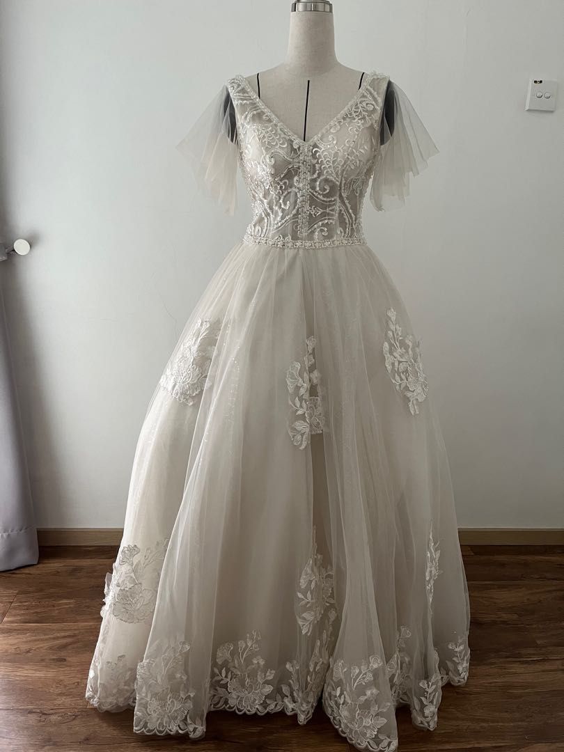Used gown for sale Pegantin bridal gown Women s Fashion Dresses