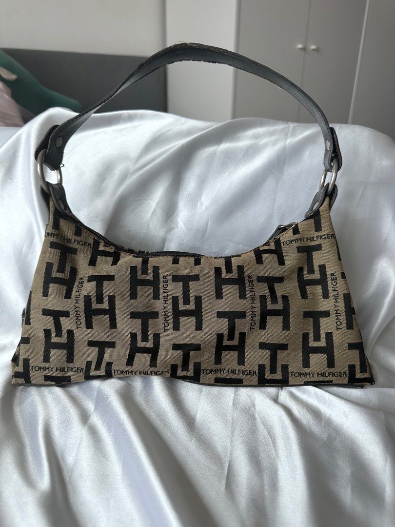 Vintage Tommy Hilfiger should bag