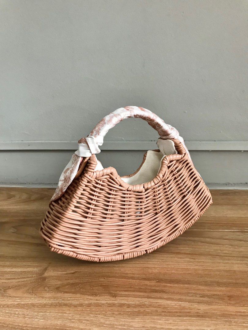 Wicker wings top bag