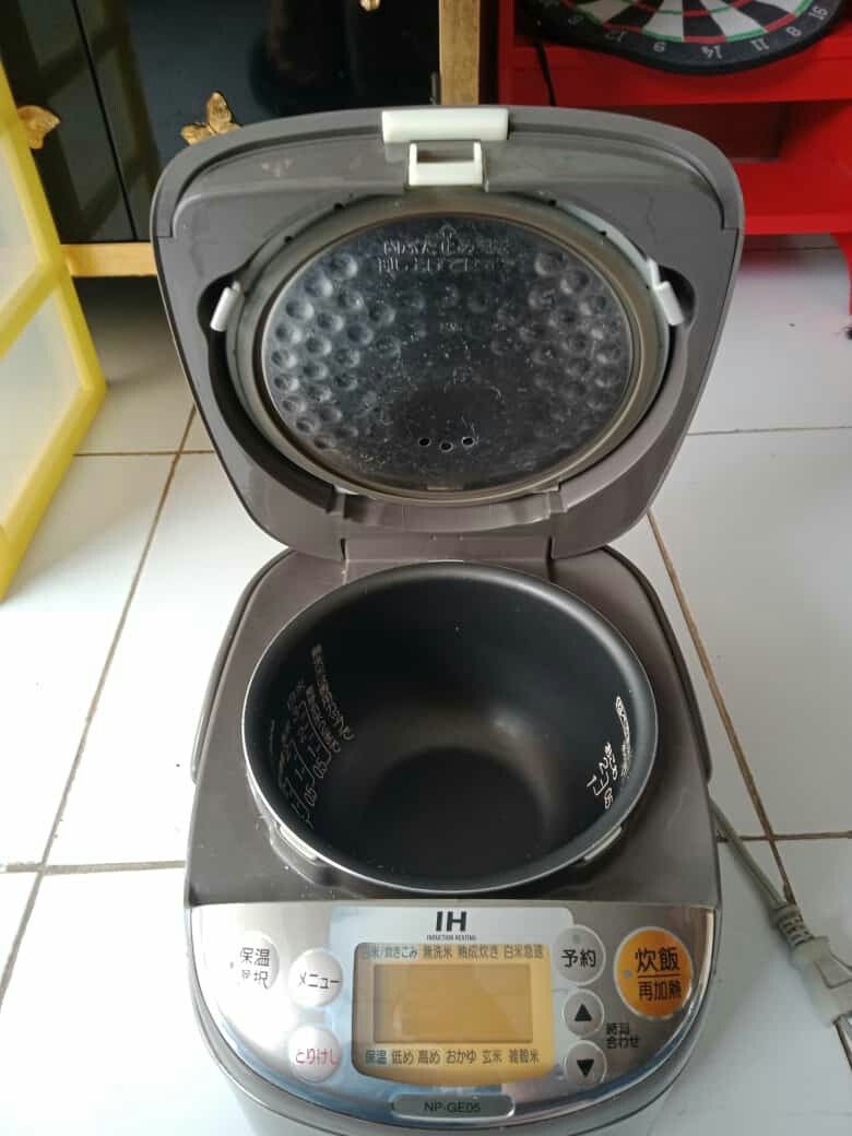 Zojirushi rice cooker jepang 110v, Kitchen & Appliances on Carousell