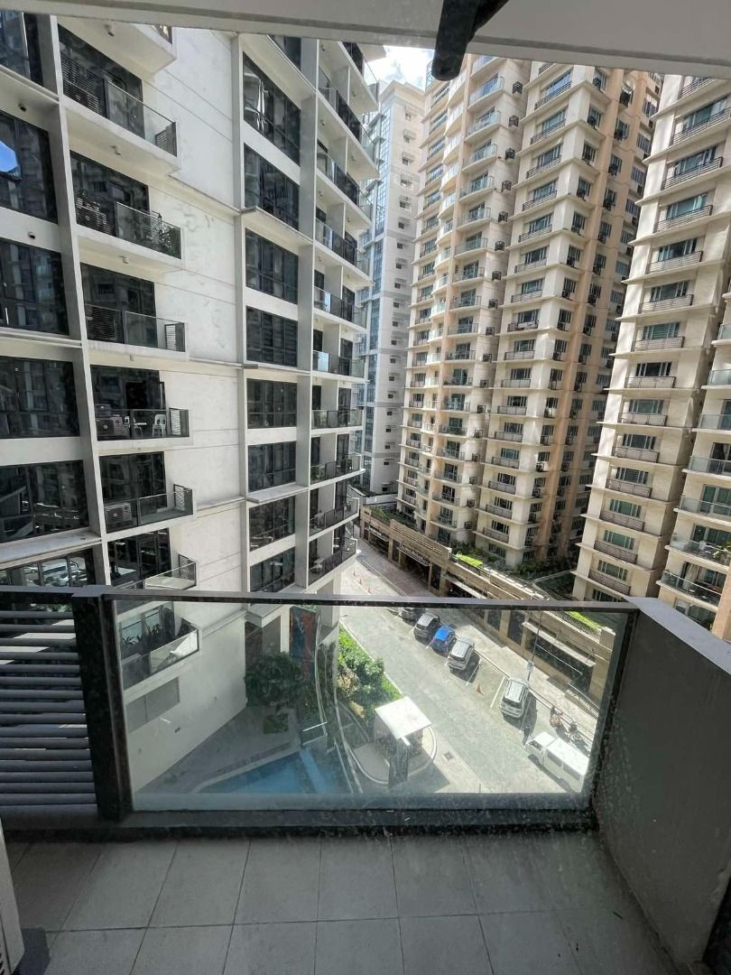 1BR with Parking The Florence Mckinley Hill, Fort Bonifacio Taguig City