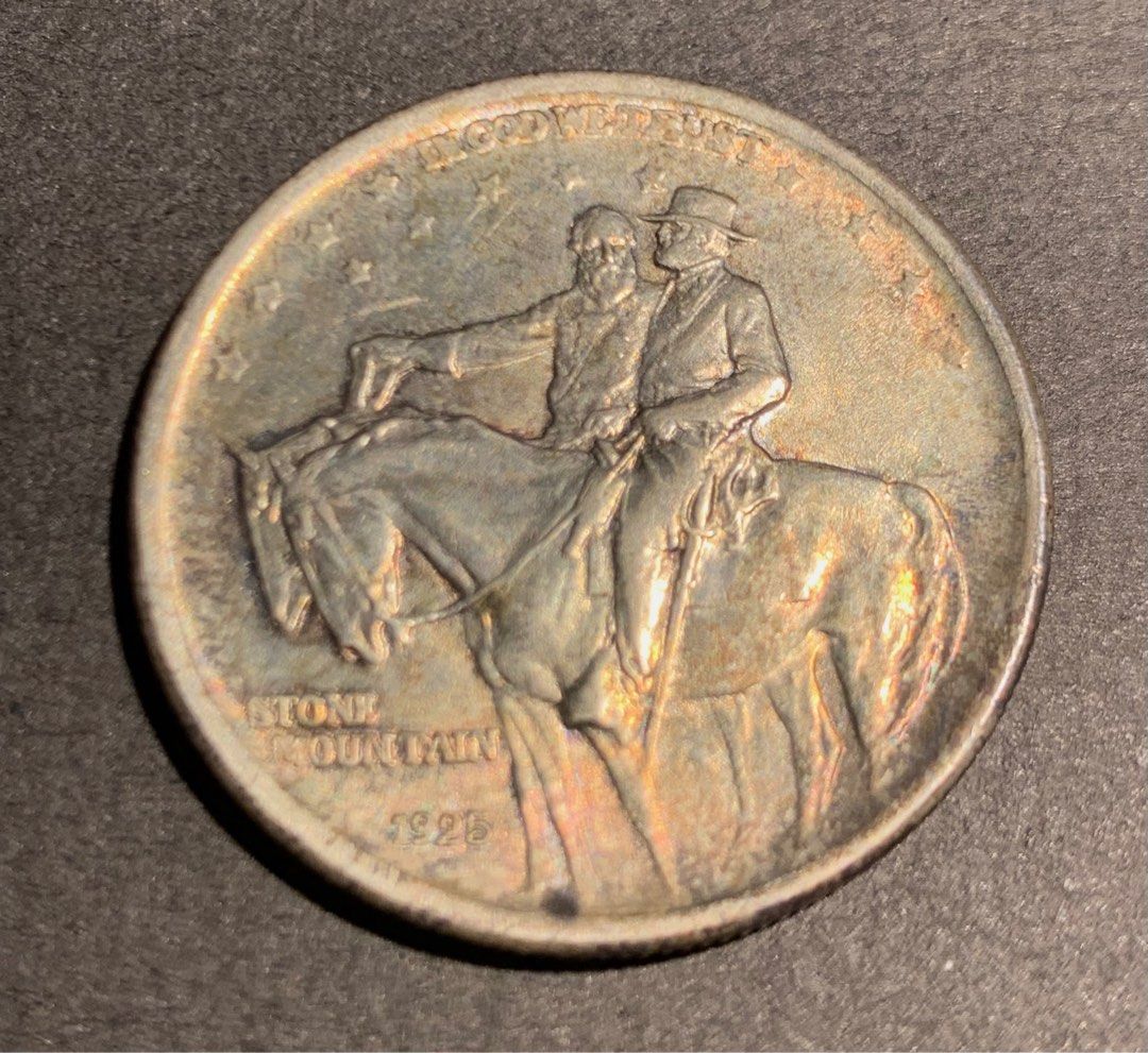 🎉 美國石山紀念銀幣半美元1925 年是費城鑄幣局生產紀念南方將士😍帶有彩光😍 黃金包漿車輪轉光😍 精美調色🎉 1925 Stone  Mountain Commemorative