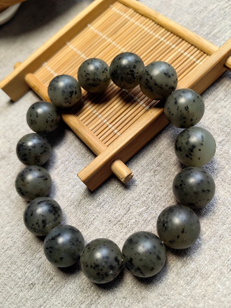 和田玉新疆本土籽料点墨青花手串, 興趣及遊戲, 收藏品及紀念品, 古董