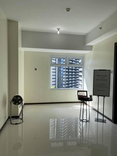 1BR FOR SALE at The Trion Towers BGC Taguig - For Rent / For Lease / Metro Manila / Interior Designed / Condominiums / RFO Unit / NCR / Fully Furnished / Real Estate Investment PH / Clean Title / Ready For Occupancy / Income Generating / RFO / MrBGC