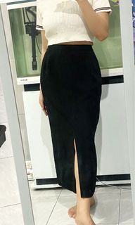 Authentic Korean Long Slit in Black