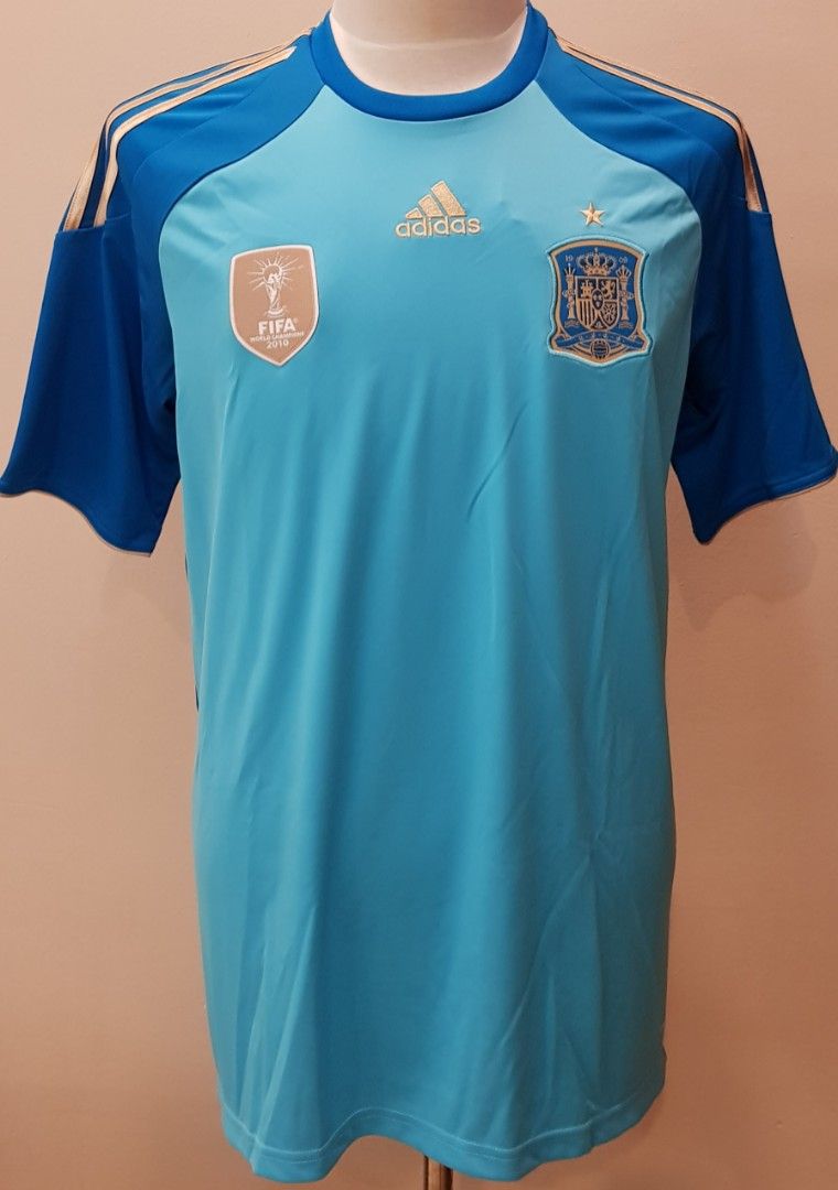 Spain Goalkeeper football shirt 2014.