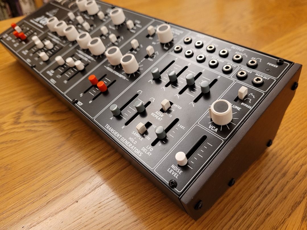 Behringer Cat Analog Synthesizer, 興趣及遊戲, 音樂、樂器& 配件