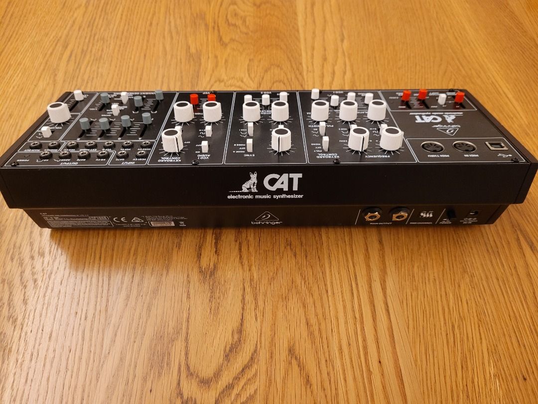 Behringer Cat Analog Synthesizer, 興趣及遊戲, 音樂、樂器& 配件