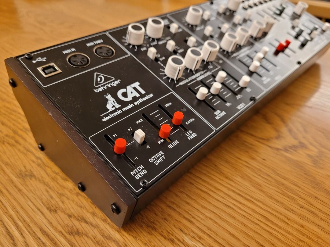 Behringer Cat Analog Synthesizer, 興趣及遊戲, 音樂、樂器& 配件