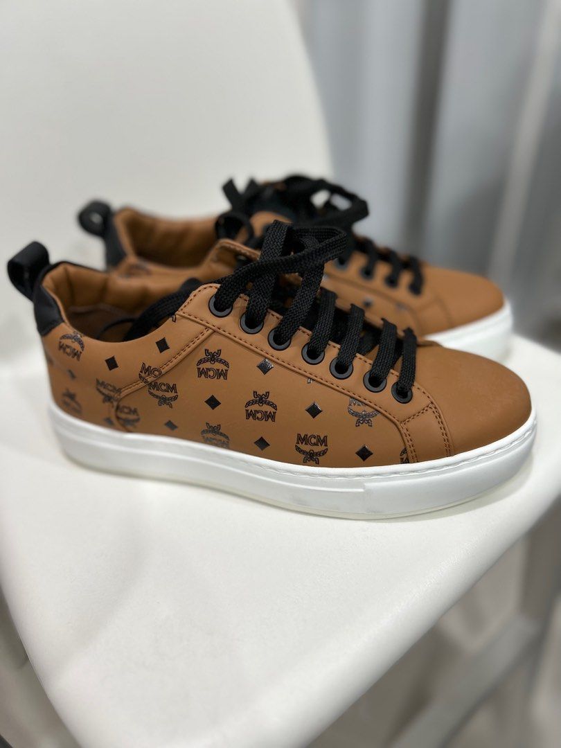 Mcm visetos store low top sneakers