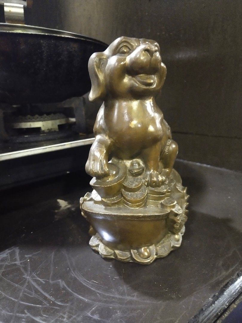 Brass lucky dog statue, Hobbies & Toys, Memorabilia & Collectibles