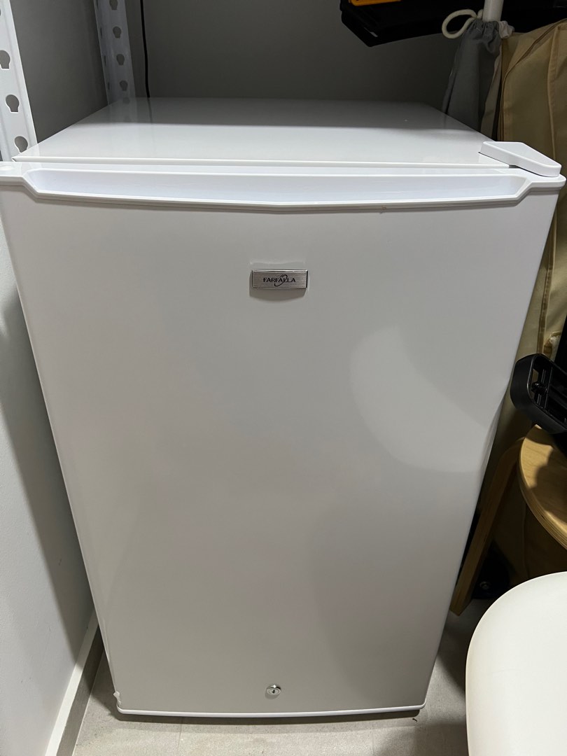 FARFALLA 80L UPRIGHT FREEZER (For Breastmilk), TV & Home Appliances