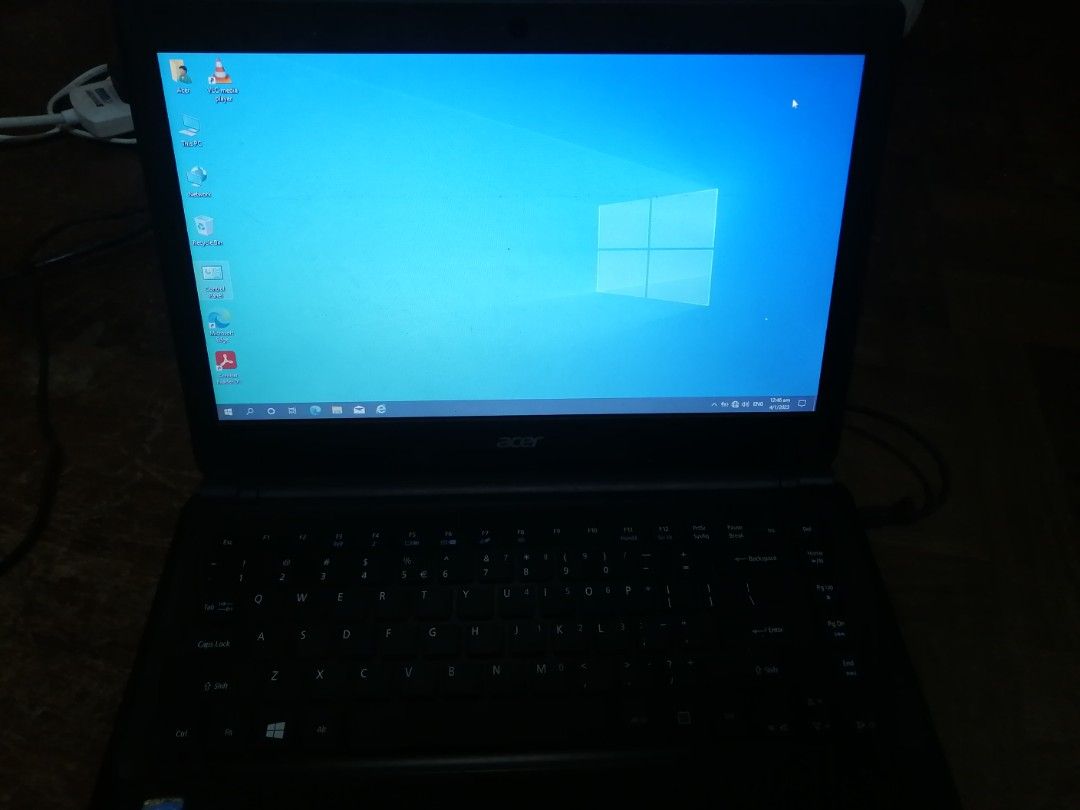 CHEAP Acer laptop (i3 CPU, 4gb ram, 465GB, windows 10, microsoft office