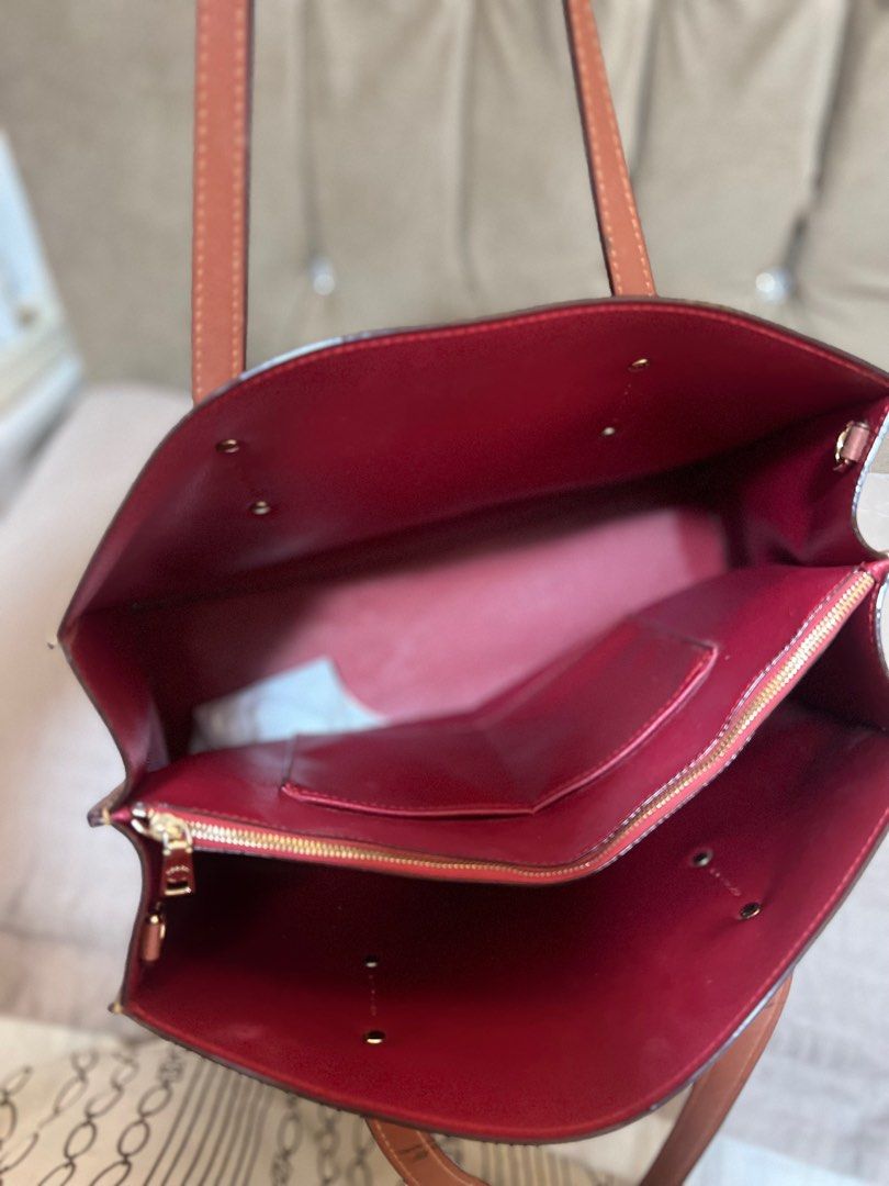 Coach premium, Barang Mewah, Tas & Dompet di Carousell