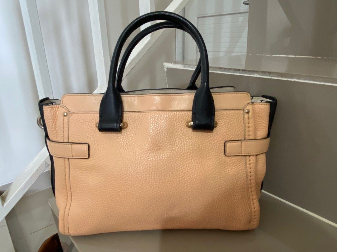 Coach swagger original preloved, Fesyen Wanita, Tas & Dompet di Carousell