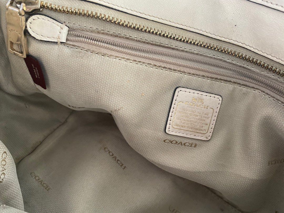 Coach swagger original preloved, Fesyen Wanita, Tas & Dompet di Carousell