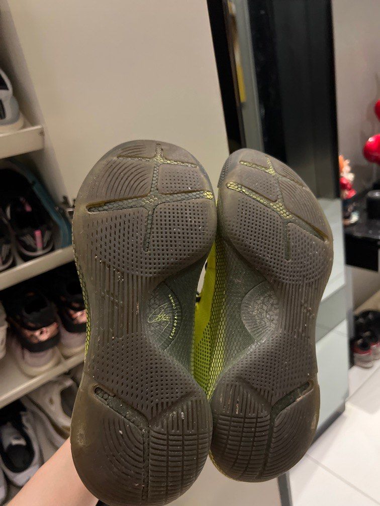 Curry 6 traction top
