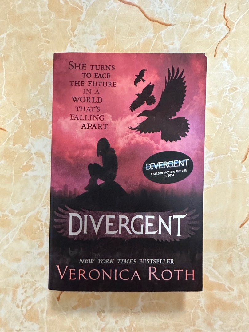 Divergent (Book 1) by Veronica Roth, Hobbies & Toys, Books & Magazines