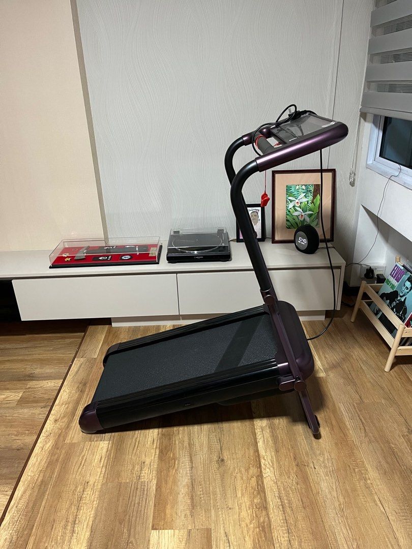 Elevated treadmill, U Trek Smart by OSIM, Sports Equipment, Exercise