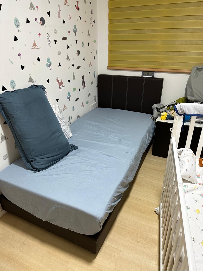 Free bedframe and mattress (without disassembly), Furniture & Home