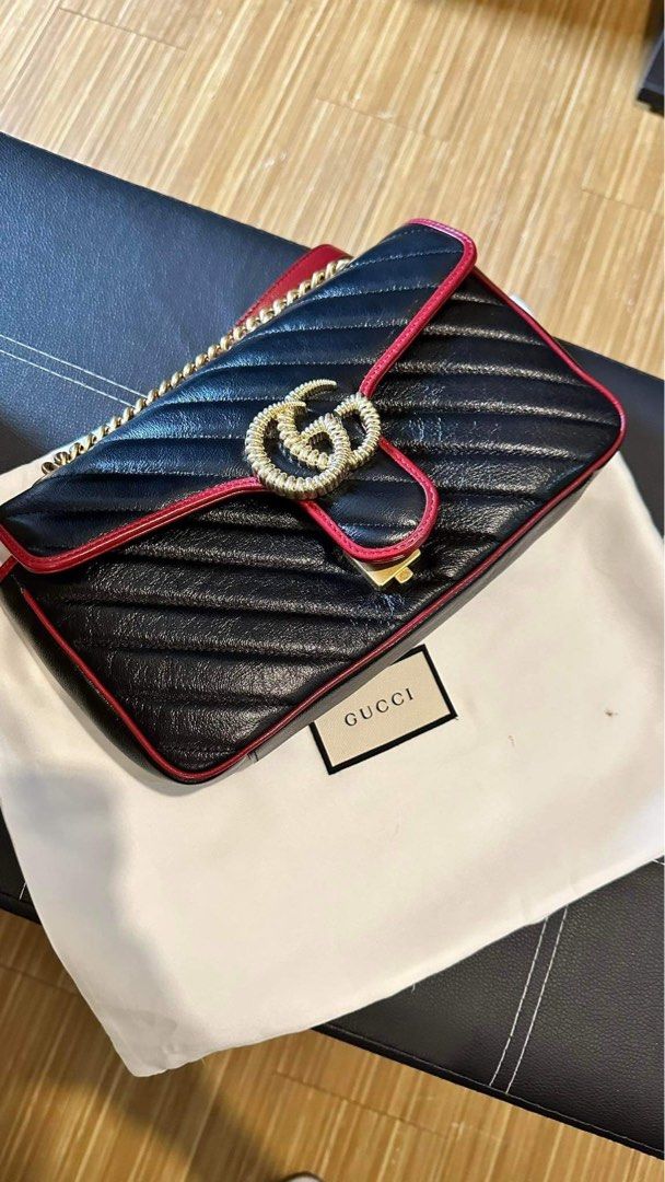 GUCCI, GG Marmont Chevron Leather with Red Trim Shoulder Bag in Black