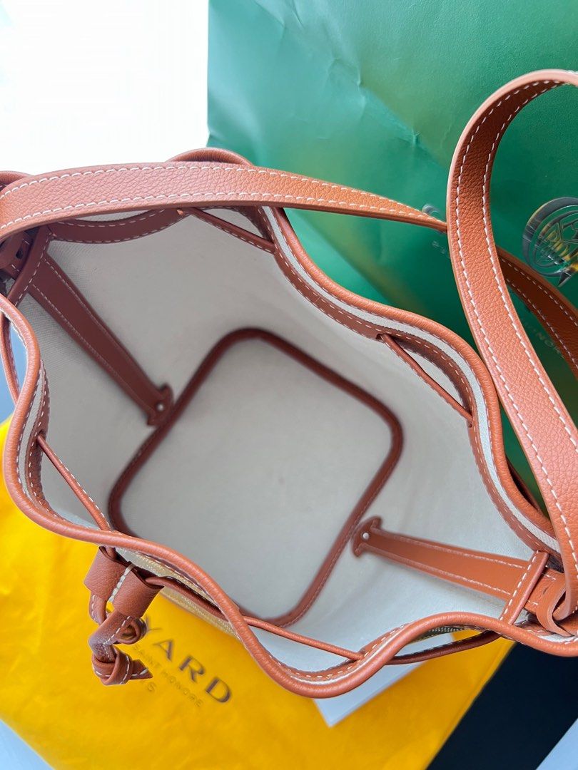 💋GOYARD Goyardine Petit Flot Bucket Bag Grey, Luxury, Bags & Wallets on  Carousell