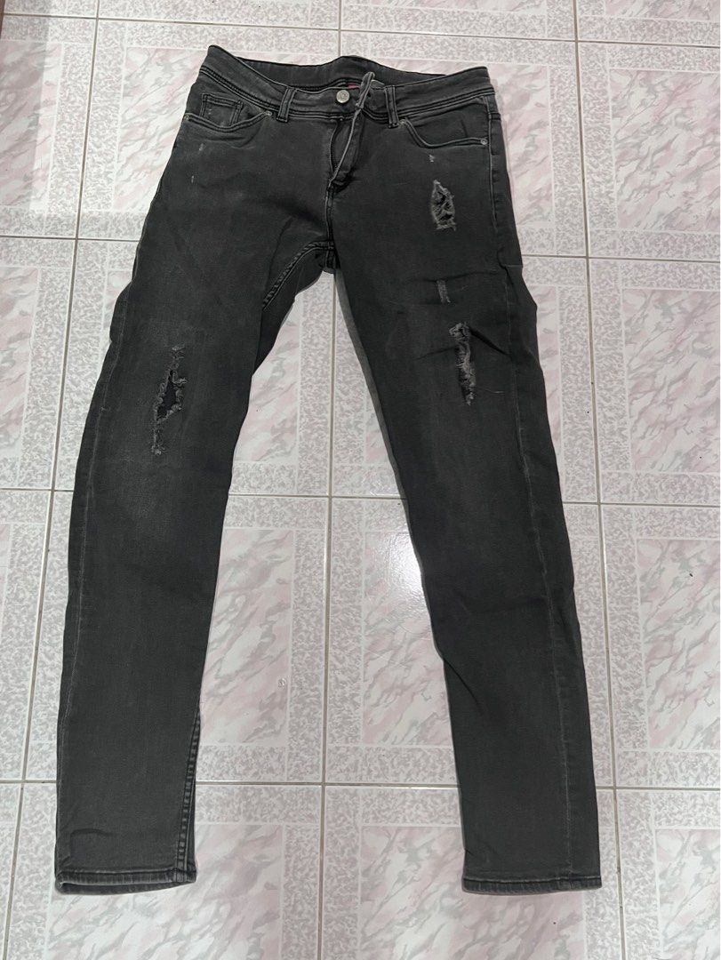 H&m black top ripped skinny jeans