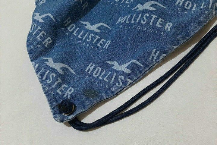 Hollister deals drawstring bag