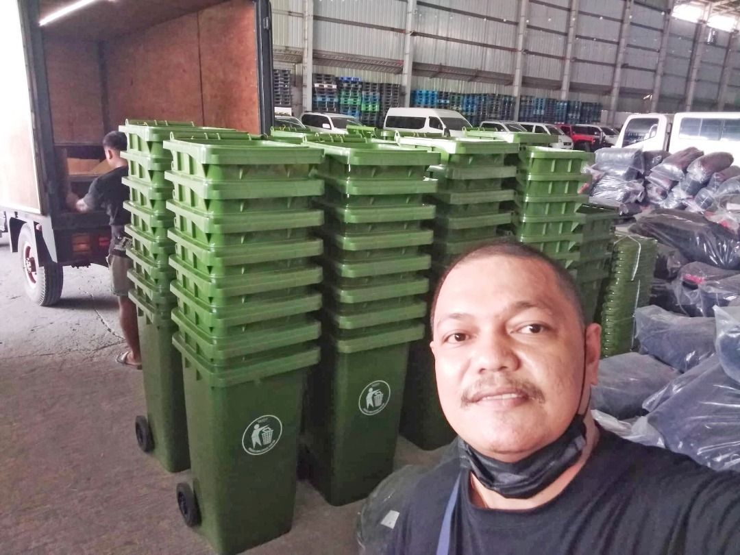 Industrial bin trash bin, Furniture & Home Living, Cleaning & Homecare