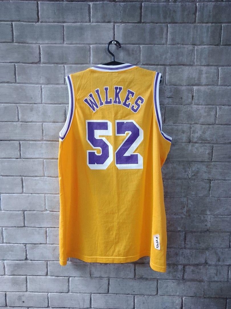 Lakers Retire Jamaal Wilkes No. 52 Jersey At STAPLES - CBS Los Angeles