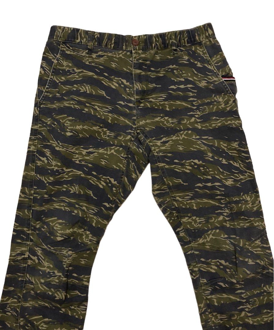 Tiger deals stripe joggers