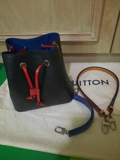 LOUIS VUITTON NeoNoe BB Epi Leather Rose Ballerine Bucket Drawstring Bag  M53609
