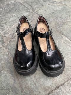 Mary Janes patent in black