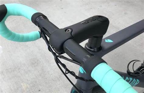 Aero road stem top