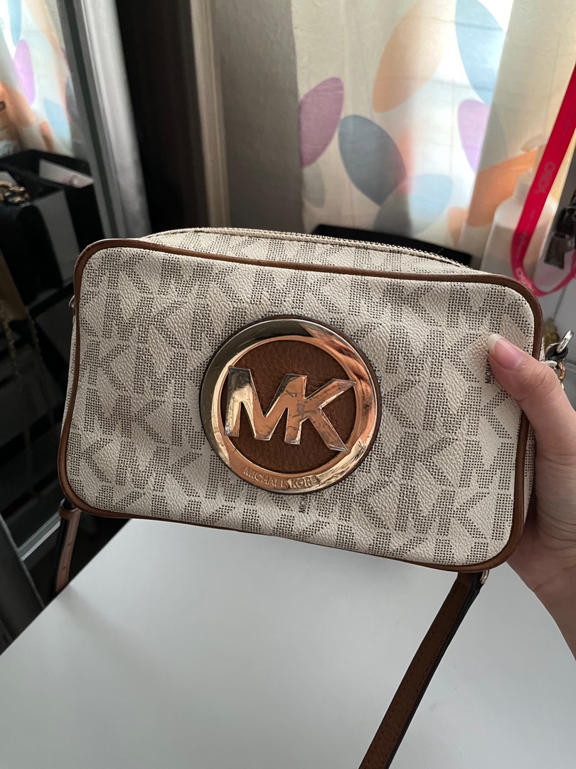 Michael kors bag and online wallet bundle